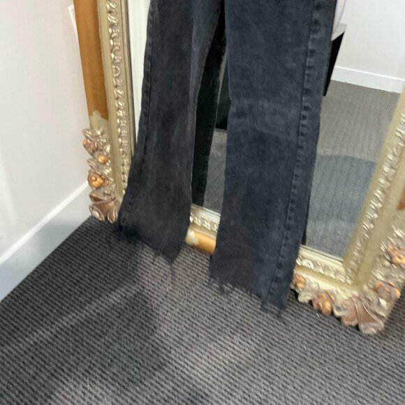 Avec Les Filles High Rise Flare Jeans Zip Fly Fringe Hem Pockets Size 24 Black - Picture 2 of 3